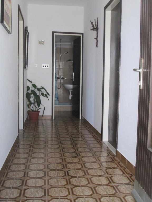Apartmani Jordana Komiža Zimmer foto