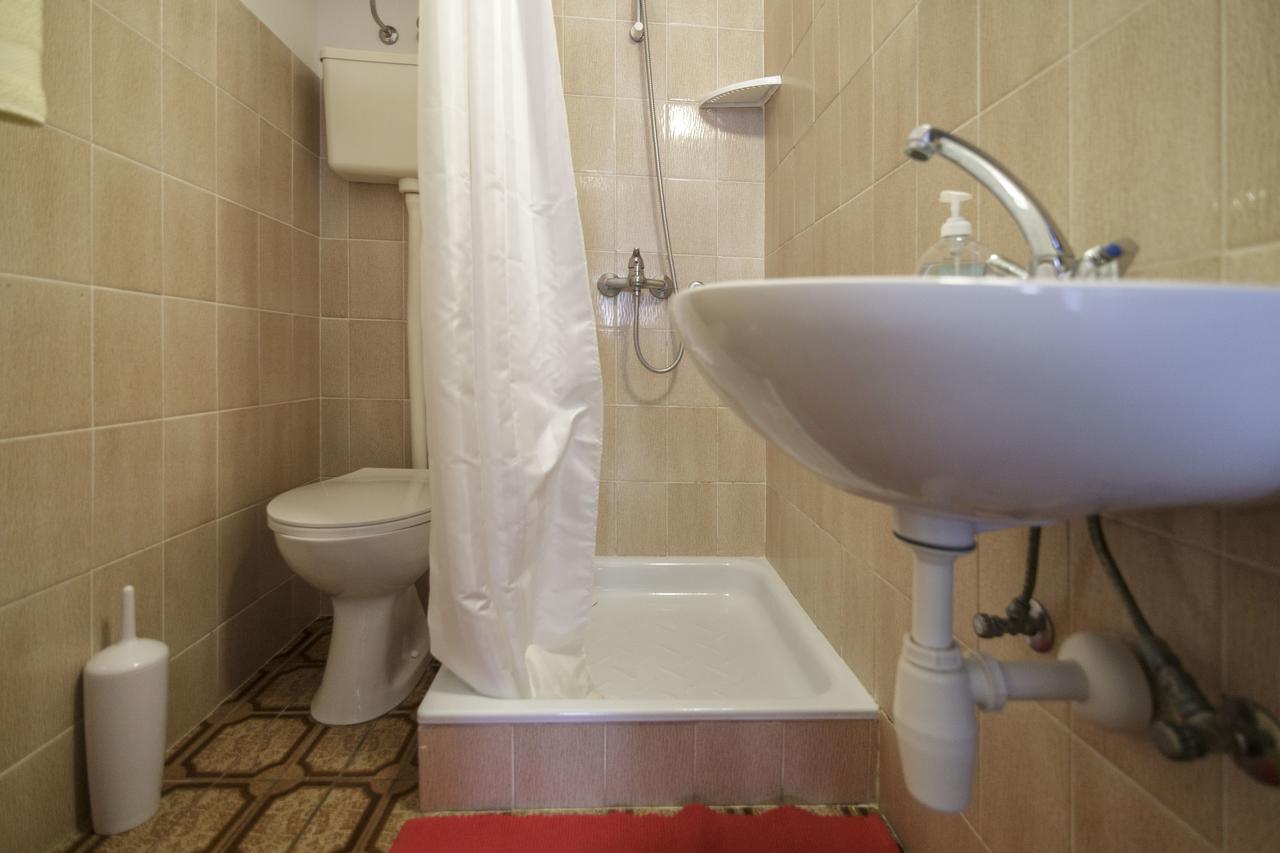 Apartmani Jordana Komiža Exterior foto