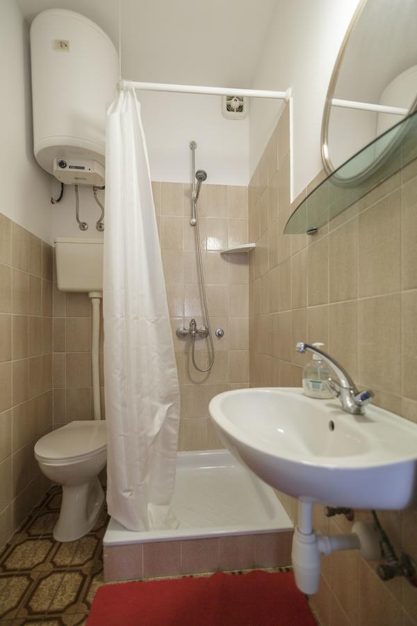 Apartmani Jordana Komiža Exterior foto