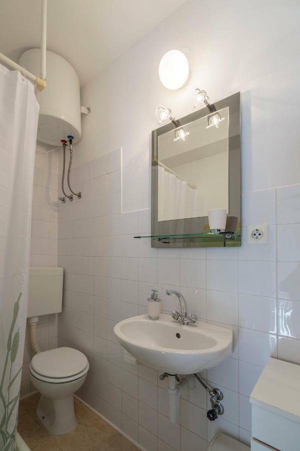 Apartmani Jordana Komiža Exterior foto