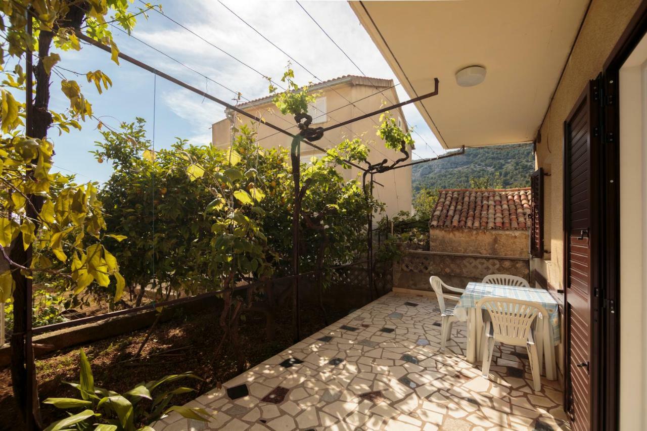 Apartmani Jordana Komiža Exterior foto
